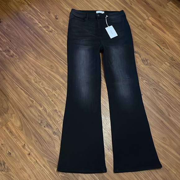 ☃️BOGO50%☃️ 🆕🖤CELLO: BLACK Flare Pull Up Jeans Size 11/30 - Picture 4 of 8